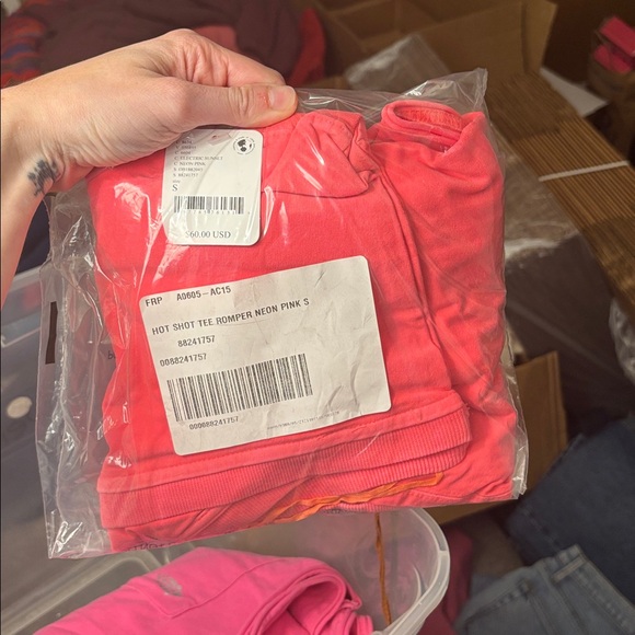 HOT SHOT TEE ROMPER ELECTRIC SUNSET - Picture 4 of 4